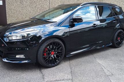 Ford Focus 78.000 km 18.900 &euro; Oberbränd 79871