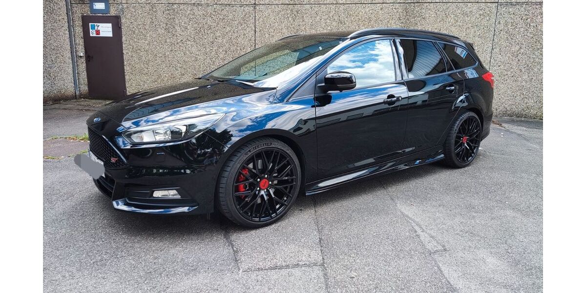 Ford Focus 78.000 km 18.900 &euro; Oberbränd 79871