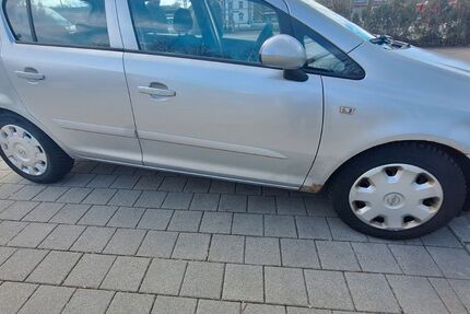 Opel Corsa 220.000 km 2.600 &euro; donaueschingen 78166