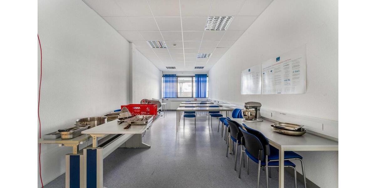 Gewerbeobjekt Villingen-Schwenningen Schwenningen - 4.035&euro; | Angebot:24662040