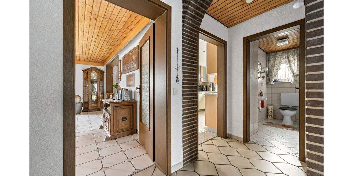 Einfamilienhaus Dietingen - 7 Zimmer, 306 m&sup2;, 497.000&euro; | Angebot:25776556