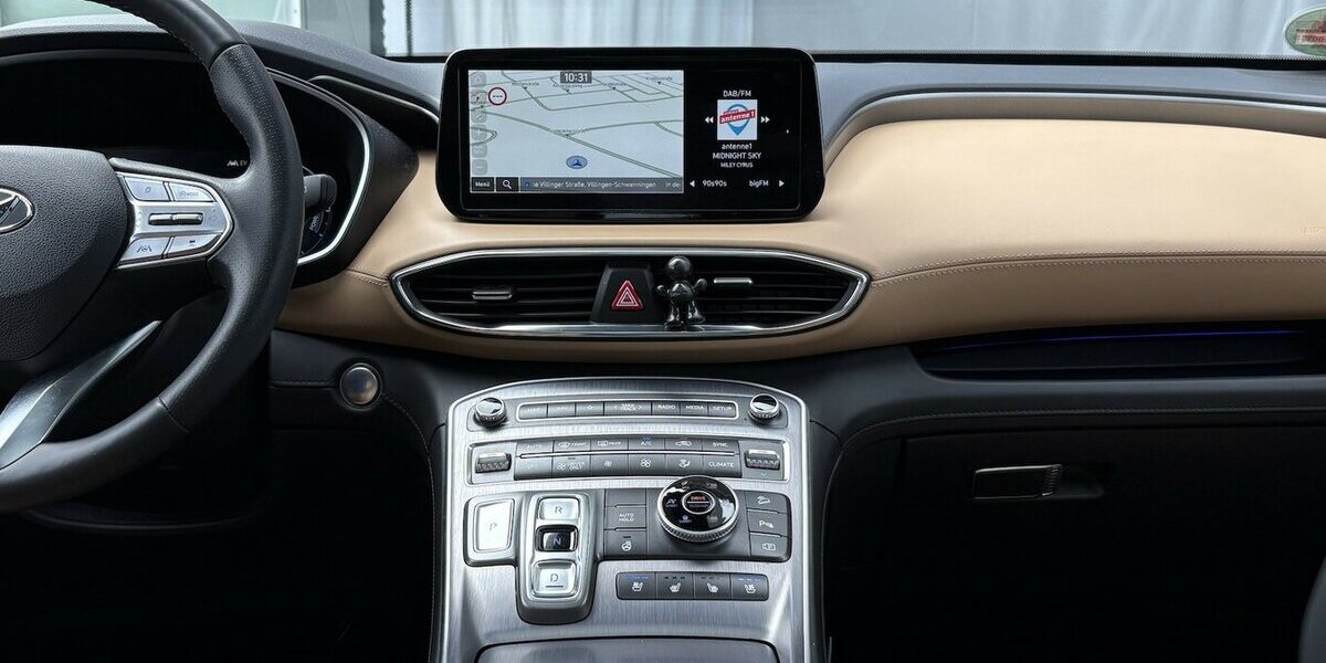 Hyundai Santa Fe Signature Hybrid 4WD 360°/PANO/MEMORY 34.410 km 37.900 &euro; Villingen-Schwenningen 78054