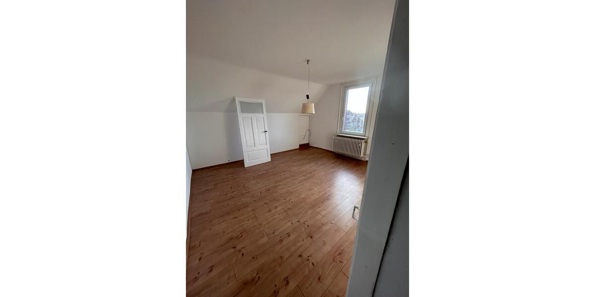 Dachgeschoßwohnung Königsfeld im Schwarzwald - 3 Zimmer, 103 m&sup2;, 800&euro; | Angebot:25961939