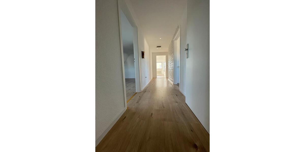 Dachgeschoßwohnung Trossingen - 3 Zimmer, 66 m&sup2;, 850&euro; | Angebot:25334971