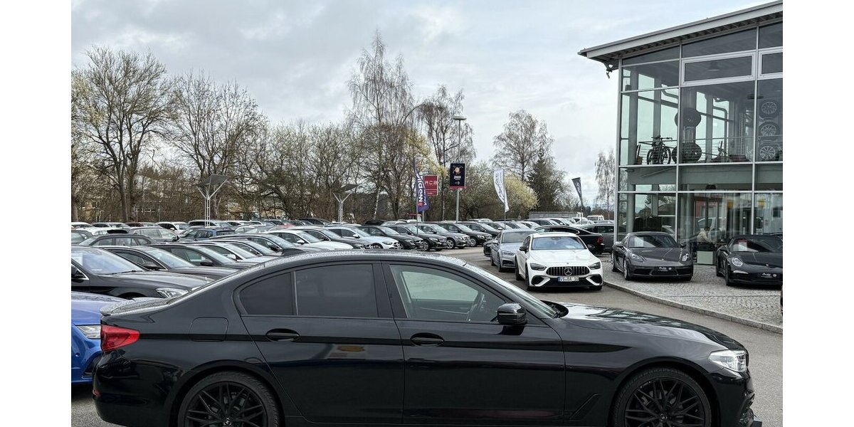 BMW 530e iPERFORMANCE/LUXURY LINE/TV/INNOVATIONS 132.551 km 25.900 &euro; Villingen-Schwenningen 78054