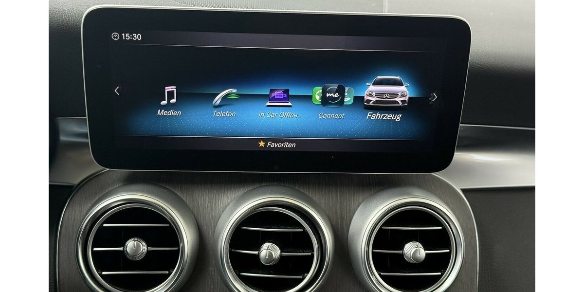 Mercedes-Benz C 180 AVANTGARDE/BURMESTER/KAMERA/HEAD UP/LEDER 72.347 km 25.900 &euro; Villingen-Schwenningen 78054