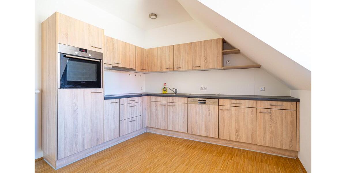 Dachgeschoßwohnung Villingen-Schwenningen Schwenningen - 2 Zimmer, 101 m&sup2;, 960&euro; | Angebot:25365437