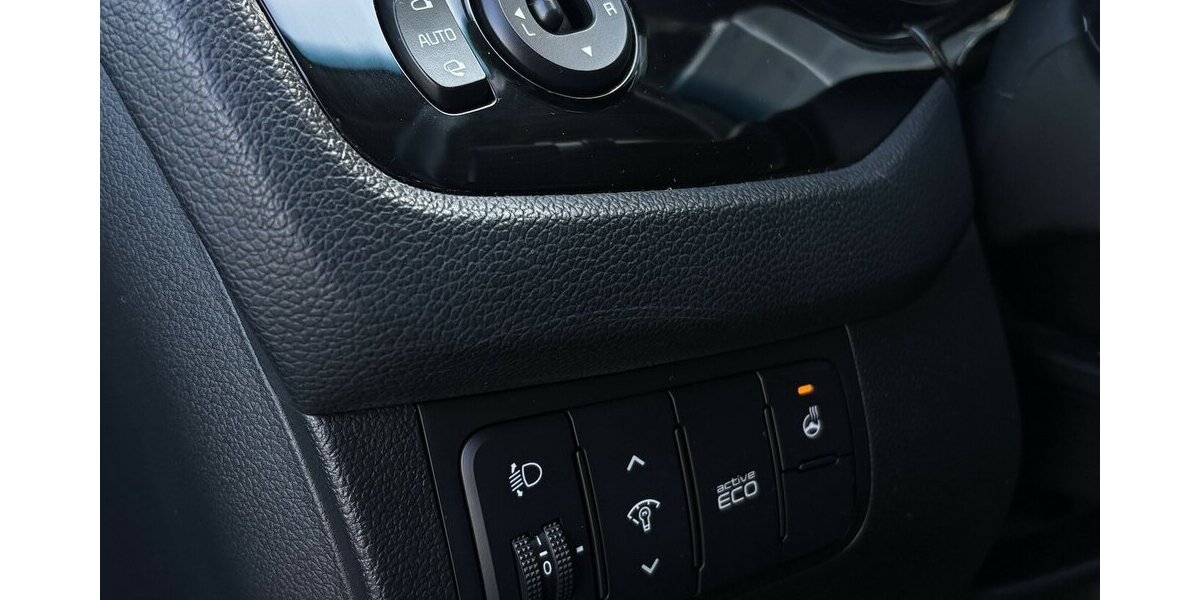 Kia Ceed 1.6 Spirit NAVI/KAMERA/CARPLAY/SITZHEIZUNG 94.202 km 12.900 &euro; Villingen-Schwenningen 78054