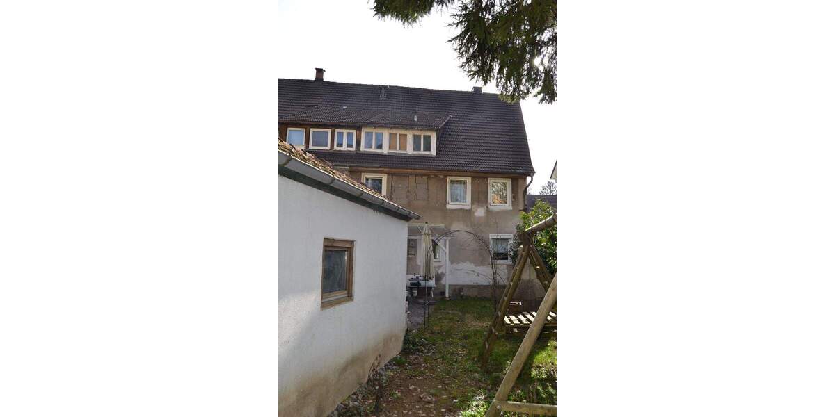 Mehrfamilienhaus, Wohnhaus Tuttlingen - 9 Zimmer, 210 m&sup2;, 315.000&euro; | Angebot:25730580