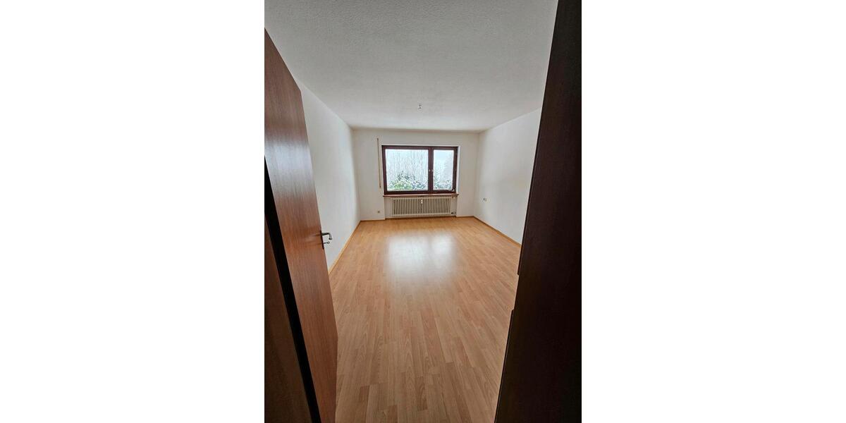 Etagenwohnung Sankt Georgen im Schwarzwald - 3 Zimmer, 70 m&sup2;, 650&euro; | Angebot:25843444