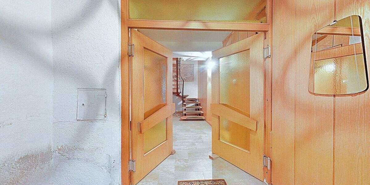 Einfamilienhaus Vöhrenbach Stadtgebiet - 1 Zimmer, 204 m&sup2;, 195.000&euro; | Angebot:25747049