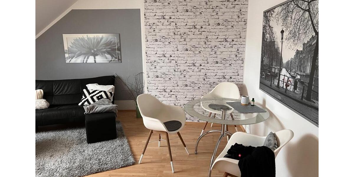 Dachgeschoßwohnung Villingen-Schwenningen Schwenningen - 3.5 Zimmer, 80 m&sup2;, 950&euro; | Angebot:25641292