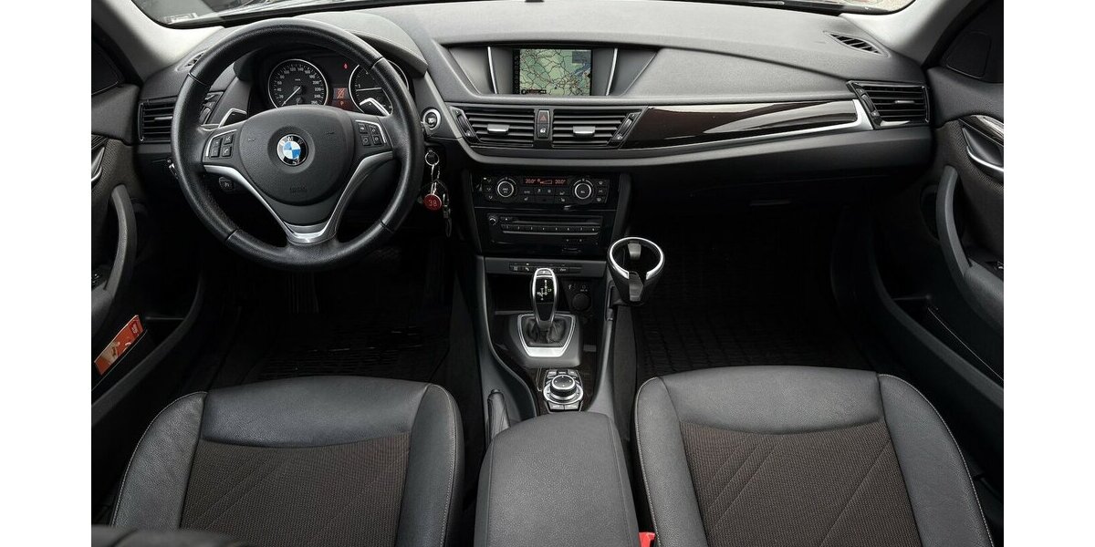 BMW X1 20d xDrive BI-XENON/TEMPOMAT/NAVI/PDC/SHZ/DAB 79.104 km 15.900 &euro; Villingen-Schwenningen 78054