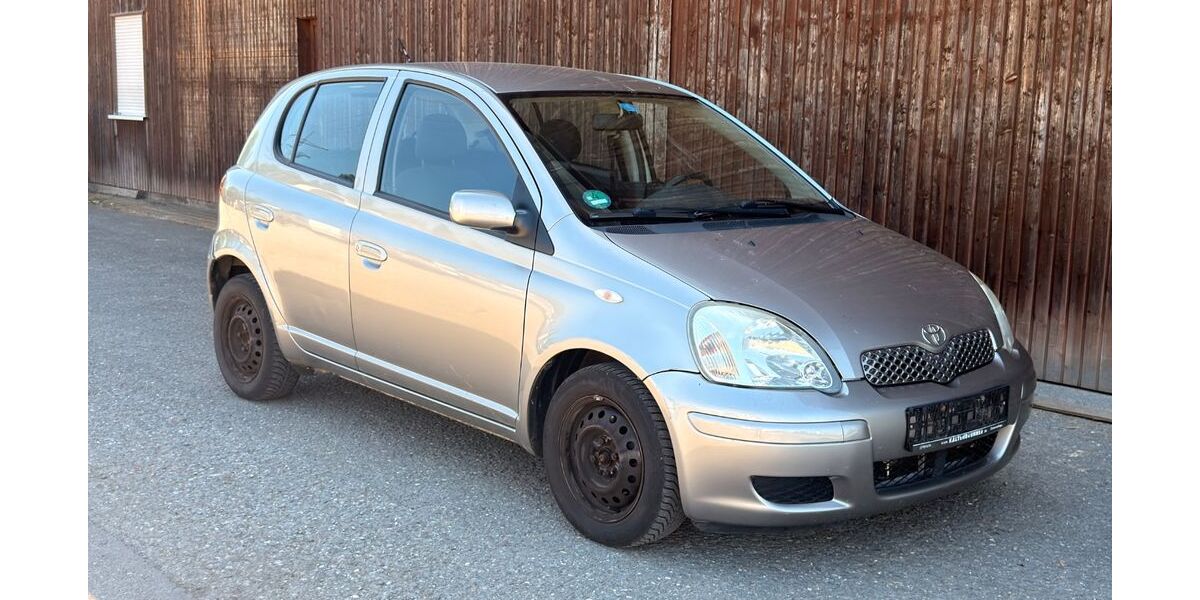 Toyota Yaris 135.000 km 2.200 &euro; Trossingen 78647