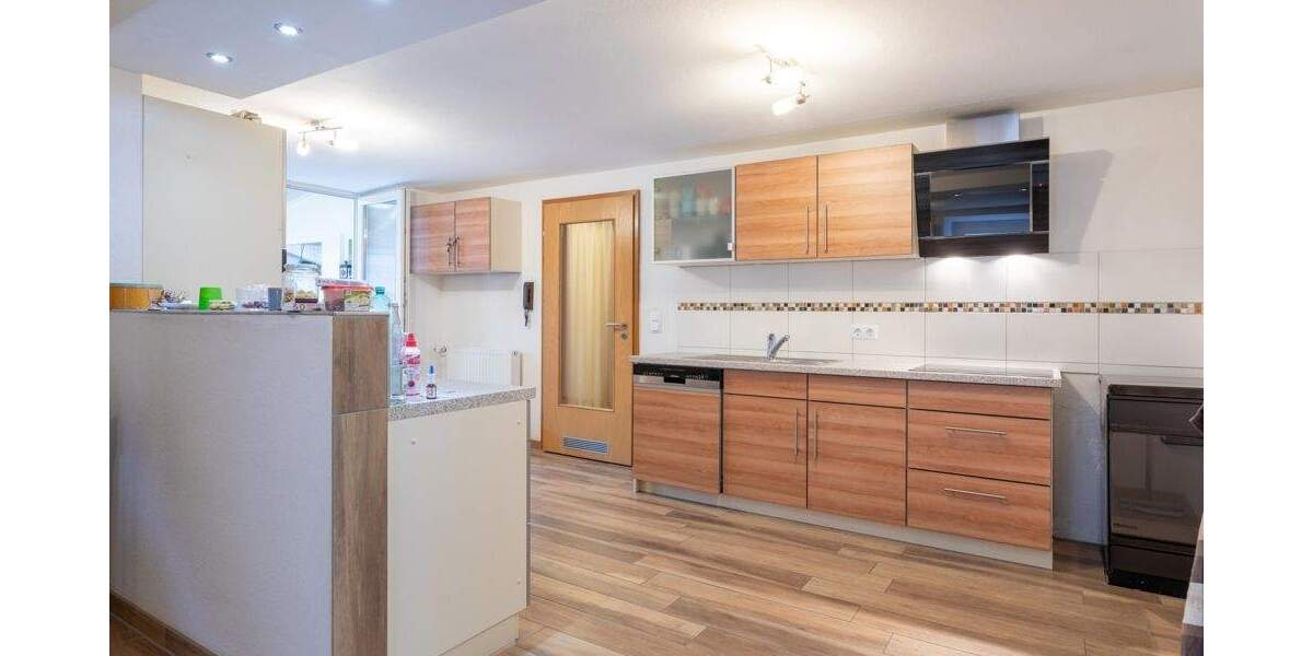 Bauernhaus, Landhaus Hüfingen Fürstenberg - 6 Zimmer, 262 m&sup2;, 379.000&euro; | Angebot:25671057