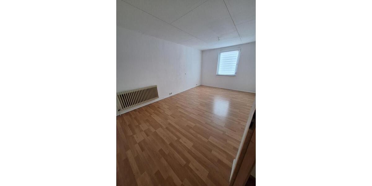 Erdgeschoßwohnung Tuttlingen - 4.5 Zimmer, 138 m&sup2;, 1.200&euro; | Angebot:25418880