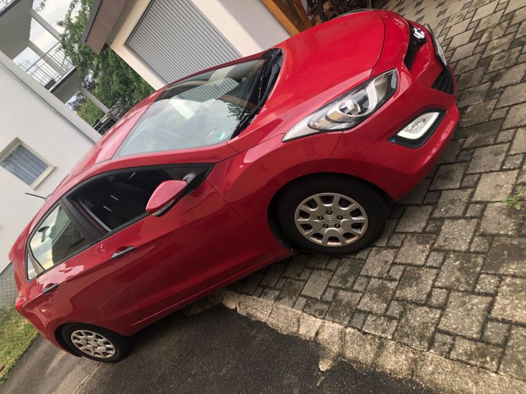 Hyundai i30 71.000 km 6.600 &euro; Villingen-Schwenningen 78056