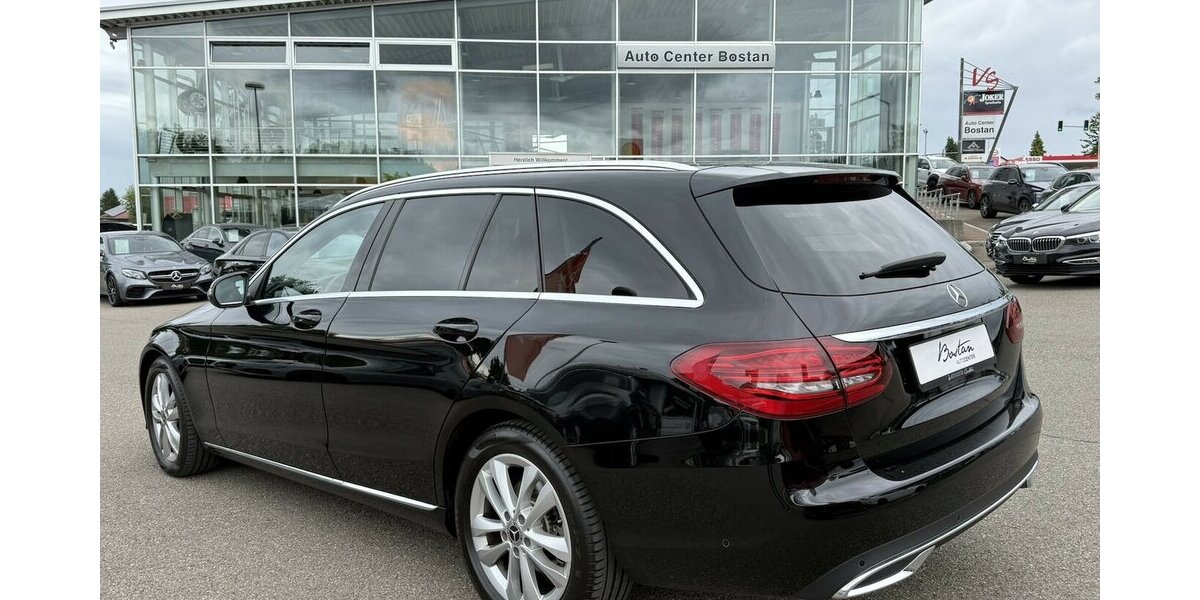 Mercedes-Benz C 180 AVANTGARDE/BURMESTER/KAMERA/HEAD UP/LEDER 72.347 km 25.900 &euro; Villingen-Schwenningen 78054