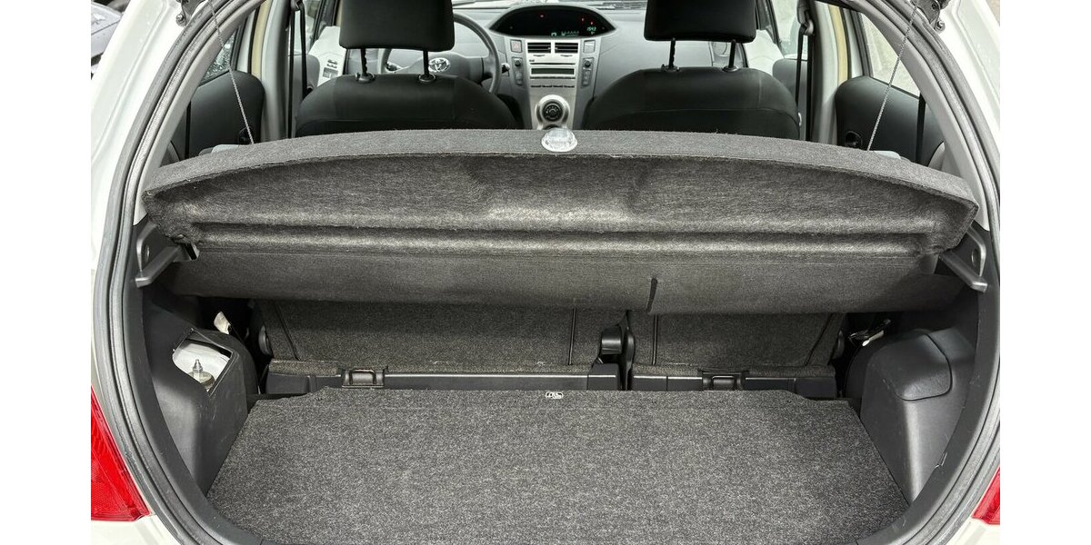 Toyota Yaris 1.0 Cool/KLIMAANLAGE/5-TÜRIG/SCHECKHEFT 112.981 km 4.900 &euro; Villingen-Schwenningen 78054