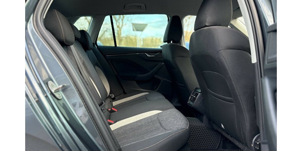 Skoda Kamiq 1.0 TSI STYLE/NAVI/KAMERA/DAB/LED/DSG 61.766 km 18.900 &euro; Villingen-Schwenningen 78054