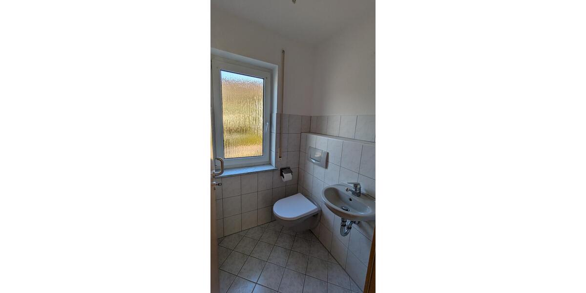 Hochparterre Dürbheim - 4.5 Zimmer, 108 m&sup2;, 1.000&euro; | Angebot:25843618