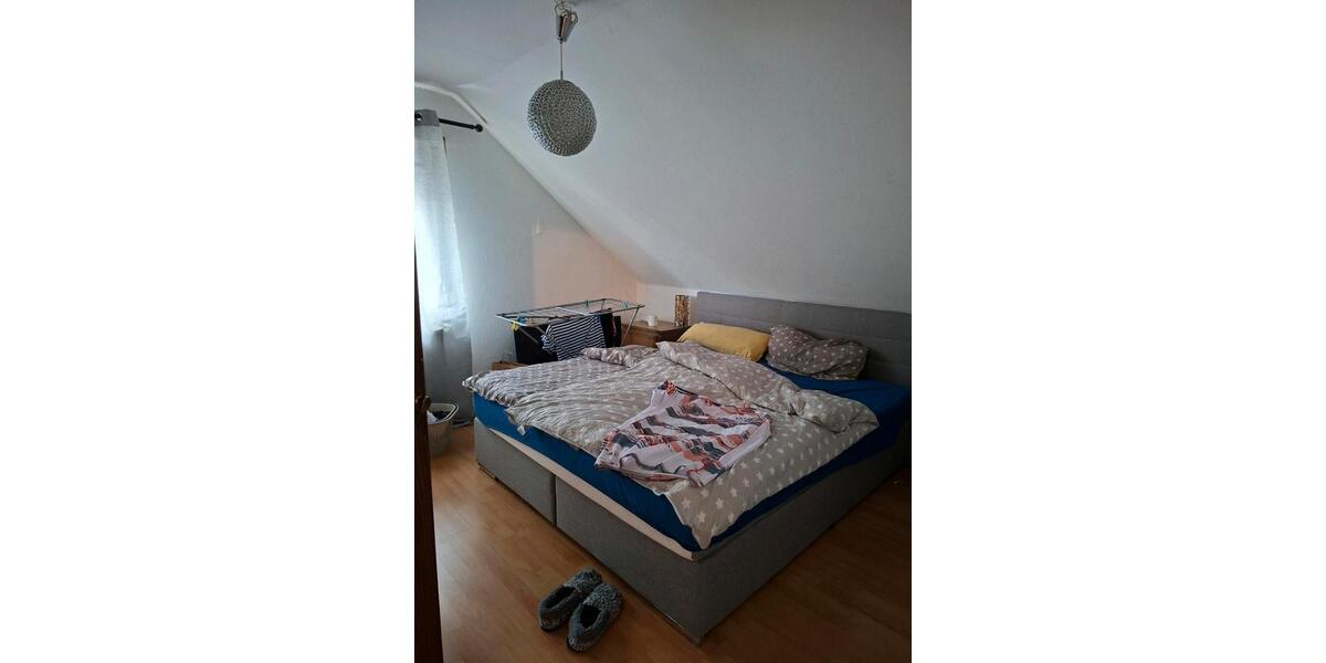 Dachgeschoßwohnung Blumberg - 4 Zimmer, 95 m&sup2;, 930&euro; | Angebot:25843615