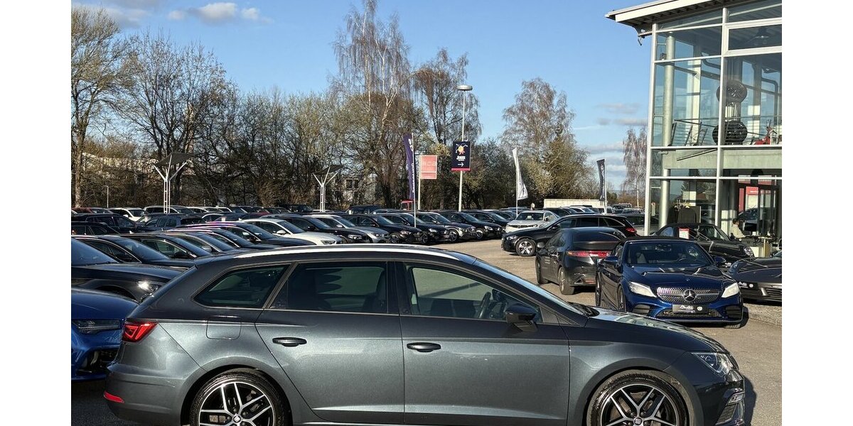 Seat Leon Sports Tourer FR KAMERA/CARPLAY/SHZ/1.HAND 53.232 km 18.900 &euro; Villingen-Schwenningen 78054