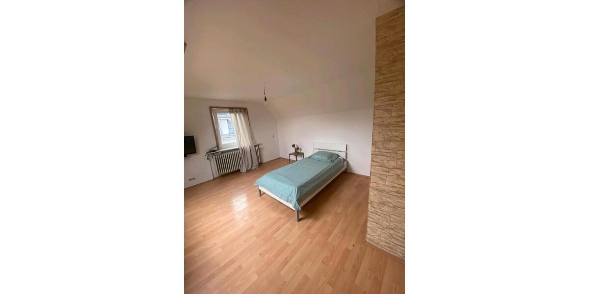 Dachgeschoßwohnung Villingen-Schwenningen Schwenningen - 2.5 Zimmer, 50 m&sup2;, 101.000&euro; | Angebot:25265665