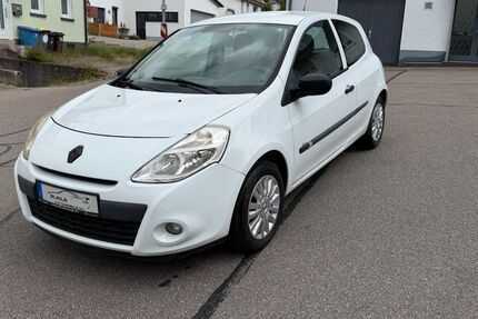 Renault Clio 141.500 km 2.750 &euro; Wehingen 78564