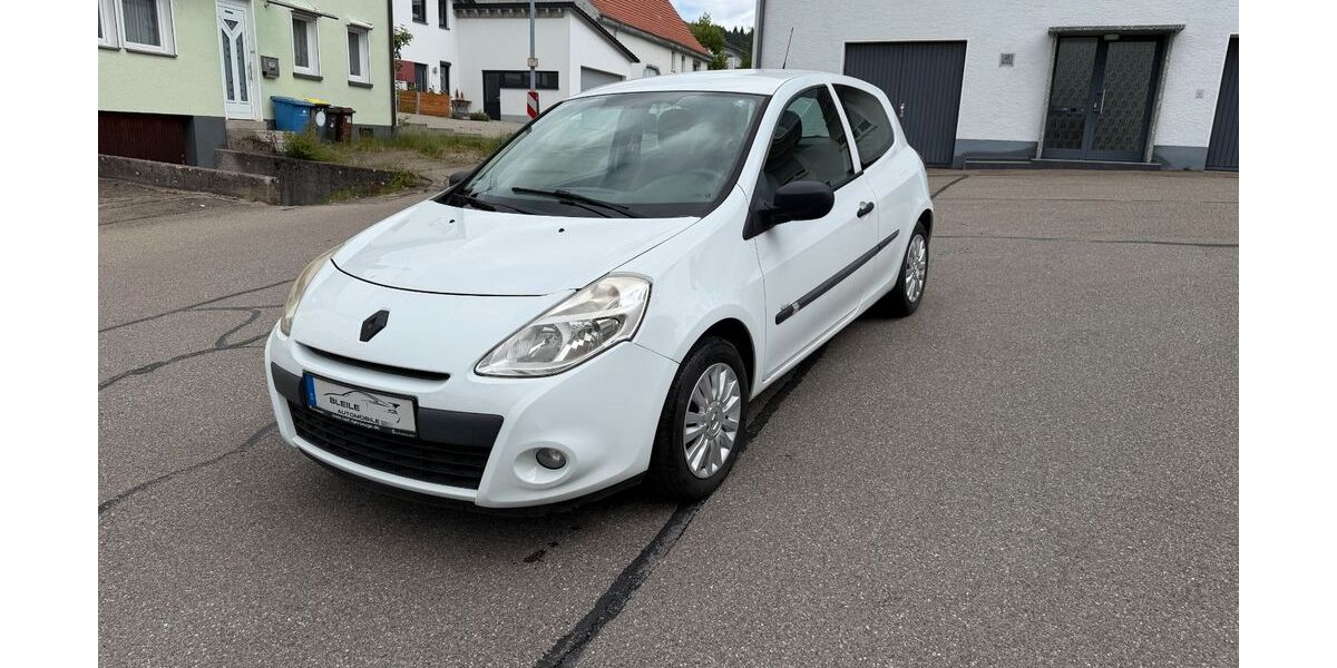 Renault Clio 141.500 km 2.750 &euro; Wehingen 78564