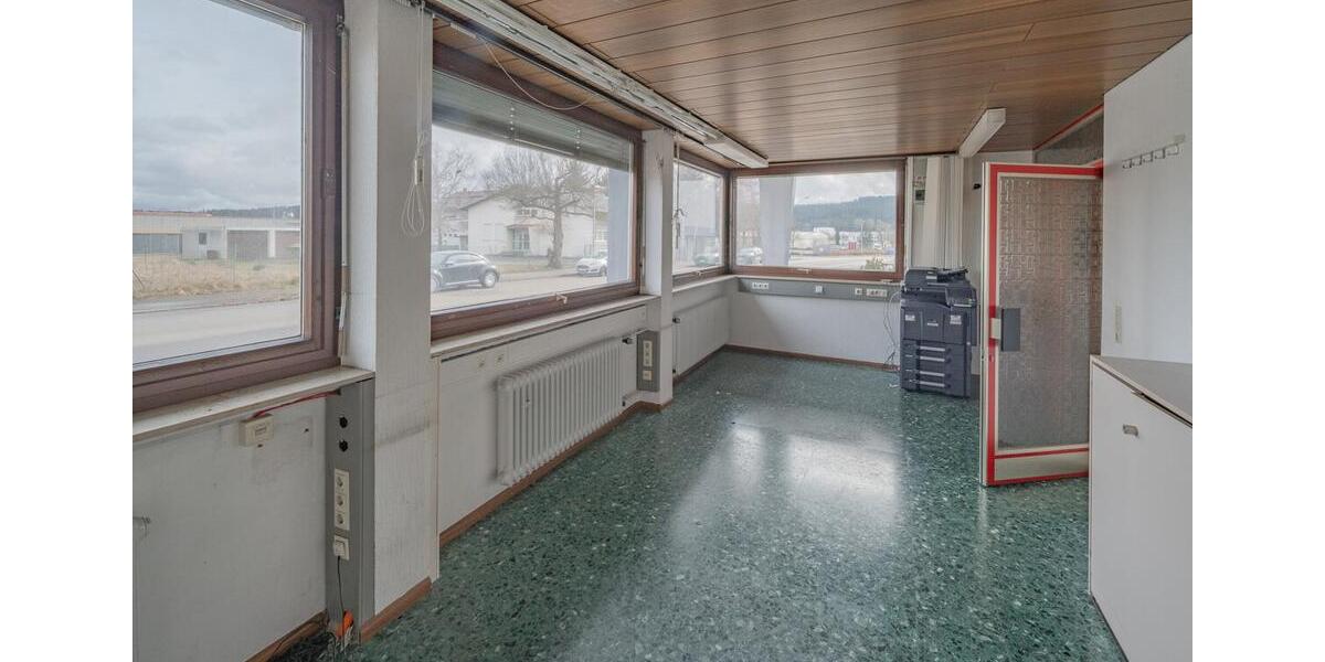 Gewerbeobjekt Villingen-Schwenningen Schwenningen - 585&euro; | Angebot:23642249