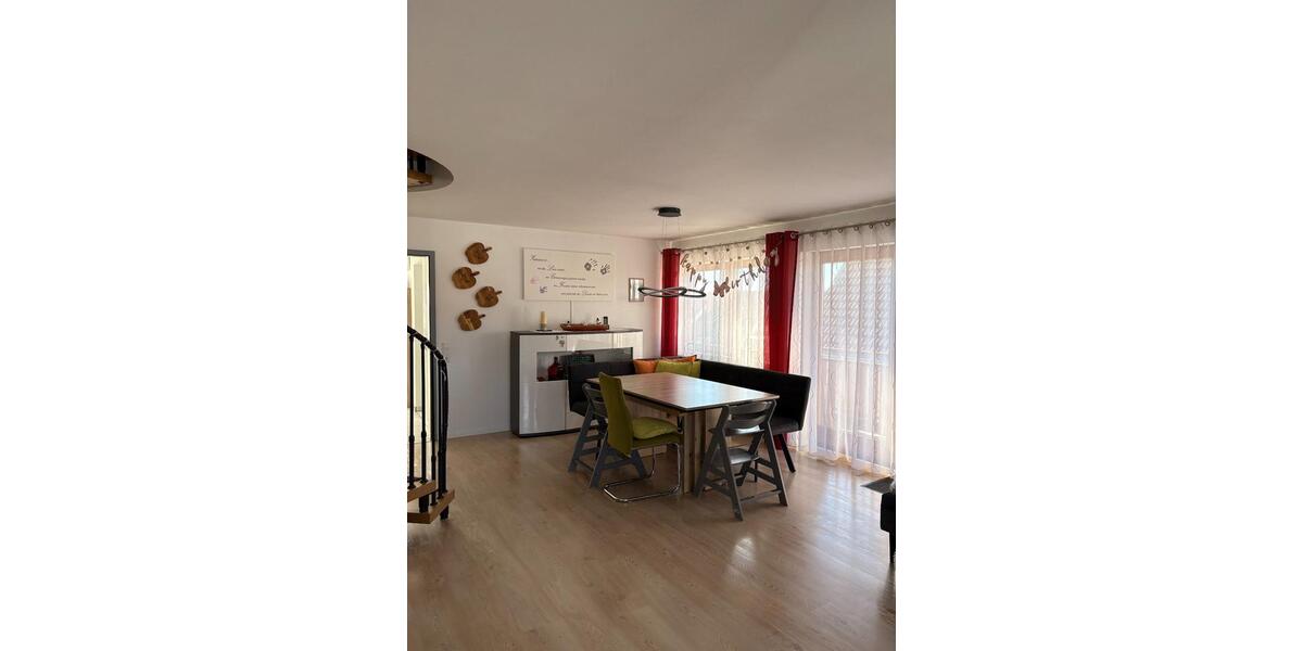 Maisonettenwohnung Villingen-Schwenningen Schwenningen - 4.5 Zimmer, 118 m&sup2;, 265.000&euro; | Angebot:25239346