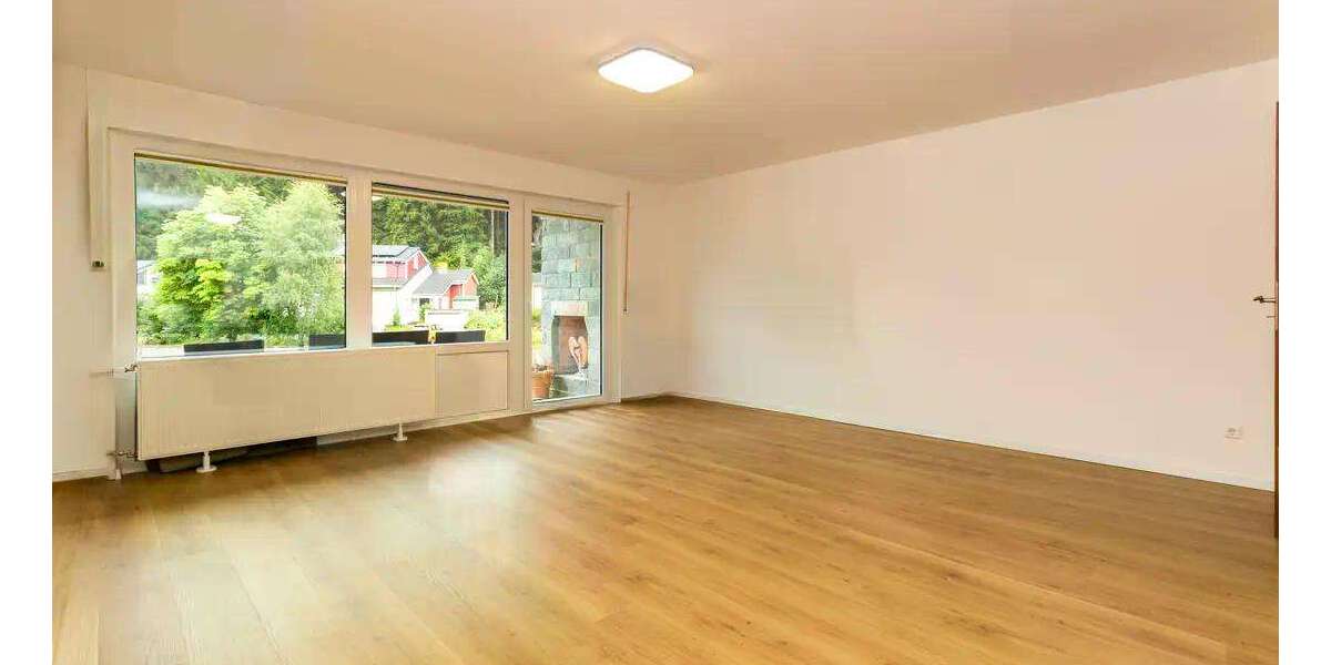 Etagenwohnung Schönwald - 3 Zimmer, 82 m&sup2;, 900&euro; | Angebot:25275358