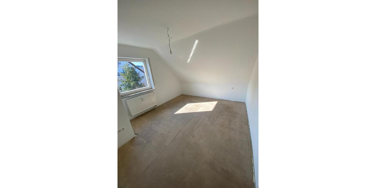 Dachgeschoßwohnung Mönchweiler - 3 Zimmer, 110 m&sup2;, 865&euro; | Angebot:25806218