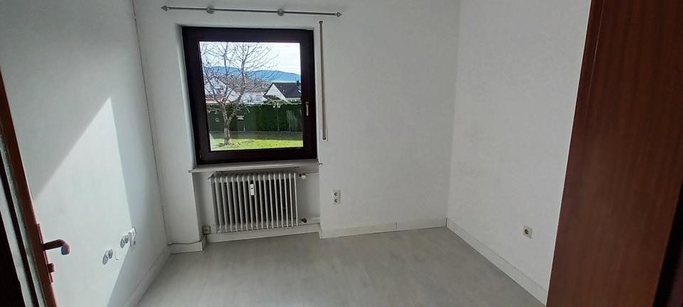 Etagenwohnung Frittlingen - 6 Zimmer, 145 m&sup2;, 950&euro; | Angebot:25446938