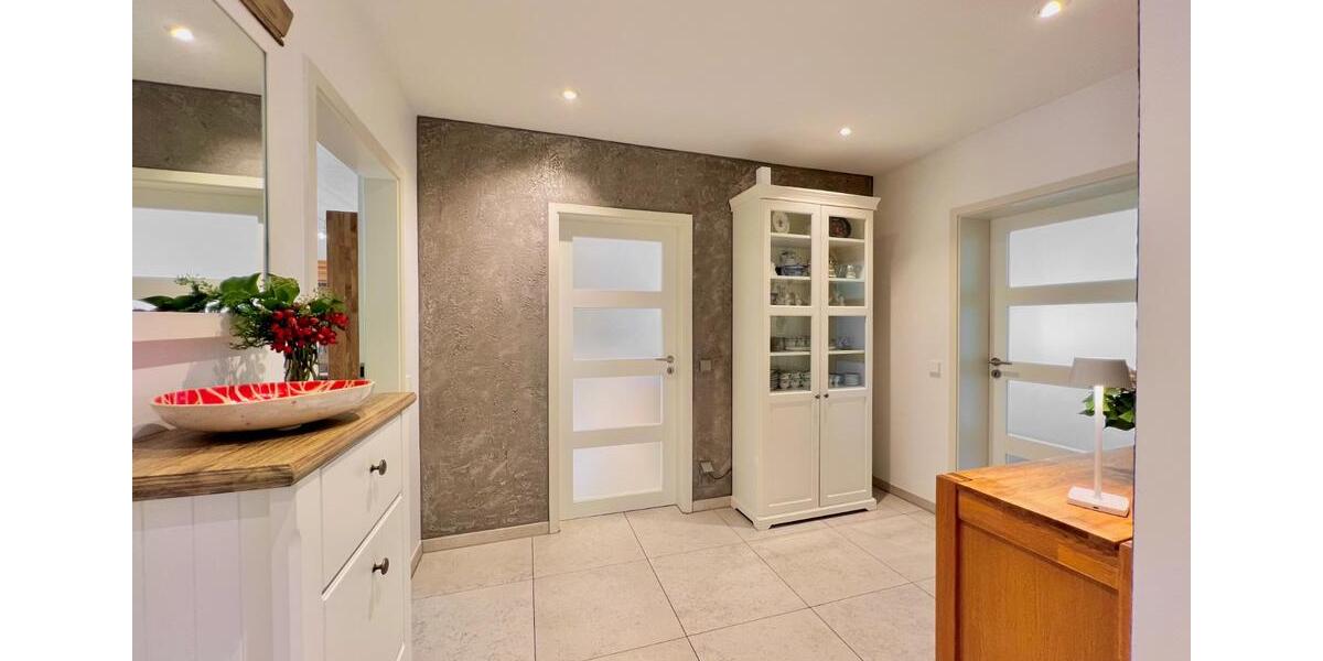 Einfamilienhaus Trossingen - 11.5 Zimmer, 329 m&sup2;, 798.000&euro; | Angebot:25790227