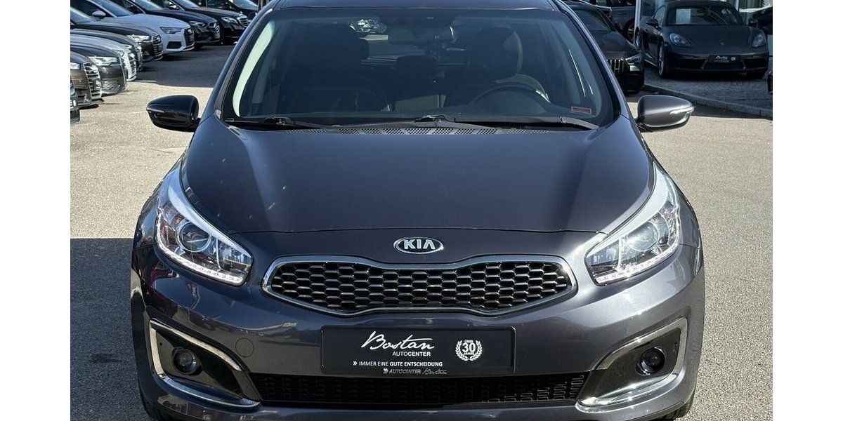 Kia Ceed 1.6 Spirit NAVI/KAMERA/CARPLAY/SITZHEIZUNG 94.202 km 12.900 &euro; Villingen-Schwenningen 78054