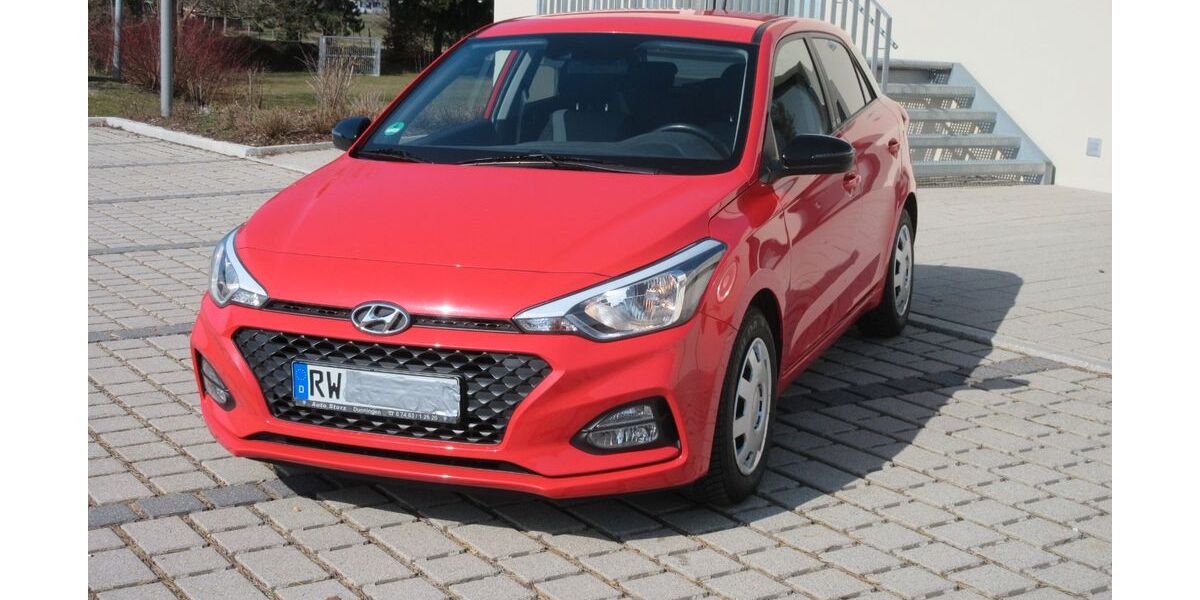 Hyundai i20 64.000 km 9.990 &euro; Fluorn-Winzeln 78737