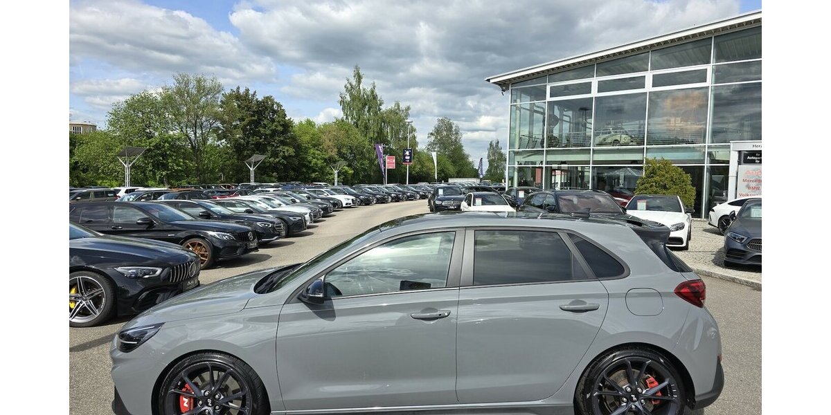 Hyundai i30 N PERFORMANCE/LEDER/PANORAMA/NAVI/DAB/LED 26.583 km 29.900 &euro; Villingen-Schwenningen 78054