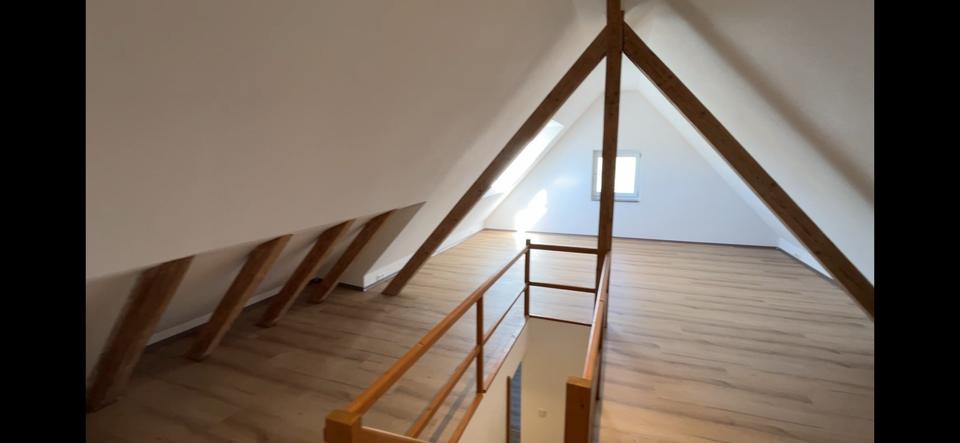 Dachgeschoßwohnung Donaueschingen - 2.5 Zimmer, 77 m&sup2;, 800&euro; | Angebot:26368818