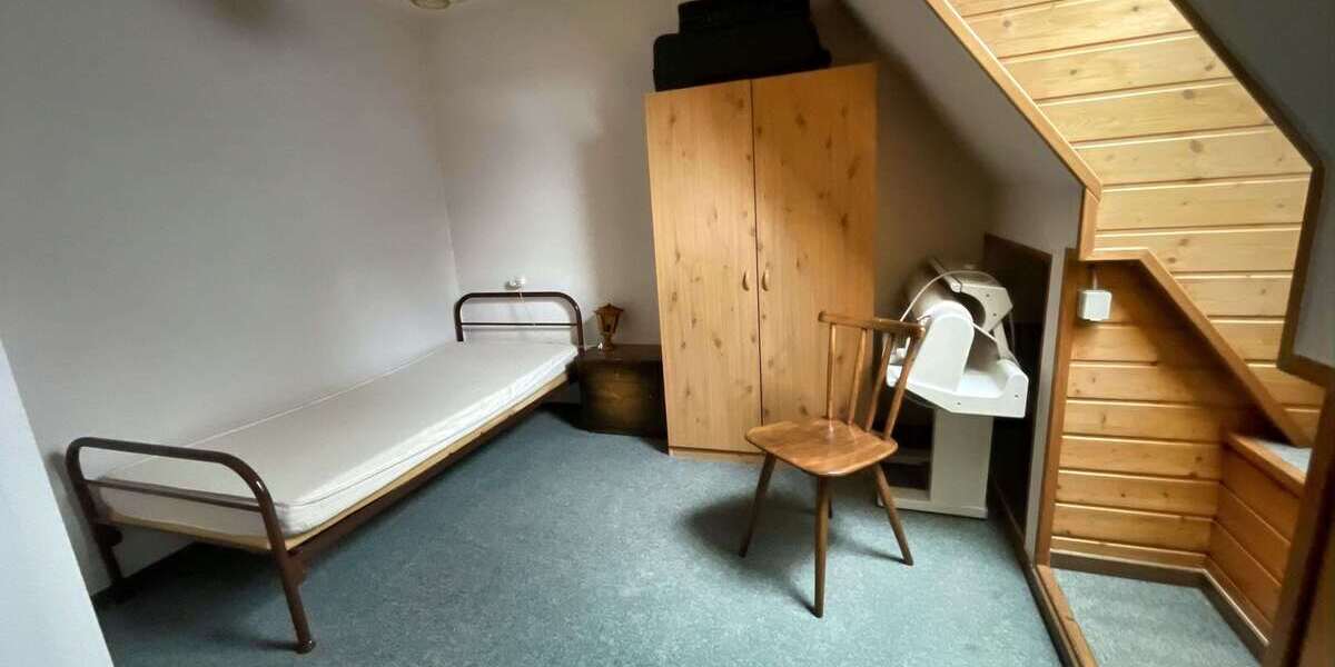 Einfamilienhaus Schömberg - 7 Zimmer, 180 m&sup2;, 178.000&euro; | Angebot:25692860