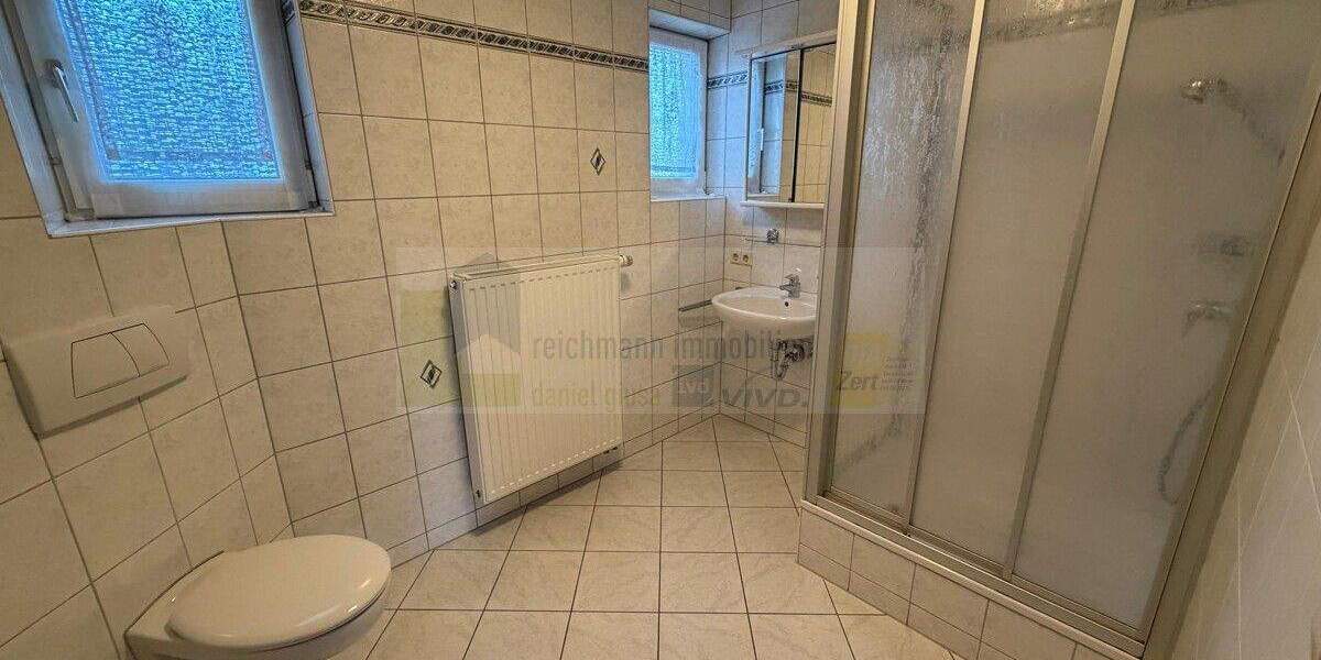 Mehrfamilienhaus, Wohnhaus Donaueschingen - 6 Zimmer, 127 m&sup2;, 375.000&euro; | Angebot:25692117