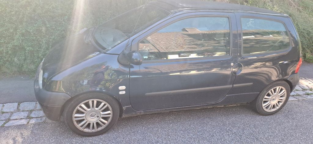 Renault Twingo 180.000 km 2.200 &euro; Titisee-Neustadt 79822