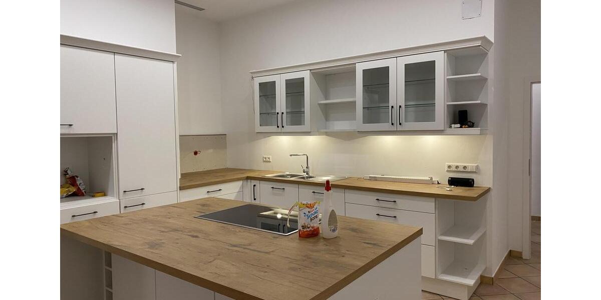 Erdgeschoßwohnung Donaueschingen - 7 Zimmer, 312 m&sup2;, 2.190&euro; | Angebot:25807502