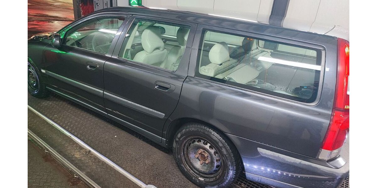 Volvo V70 305.000 km 1.799 &euro; Weilheim 78604