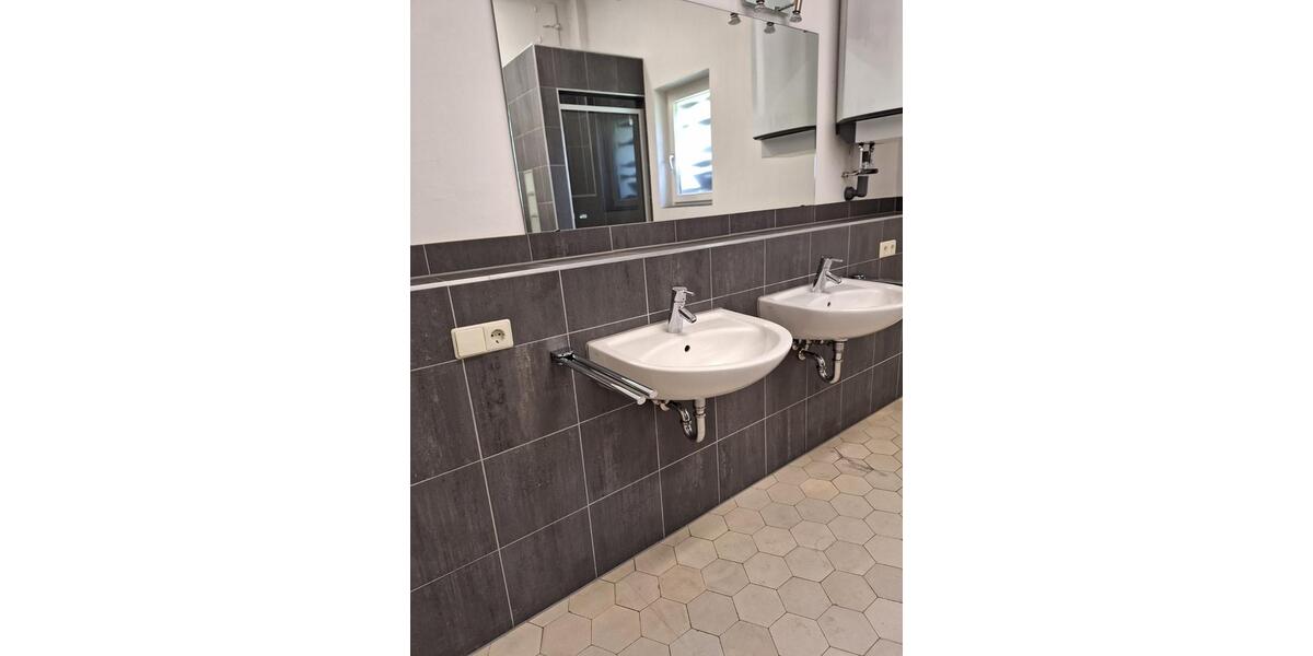 Etagenwohnung Schramberg - 5 Zimmer, 190 m&sup2;, 1.199&euro; | Angebot:25169012