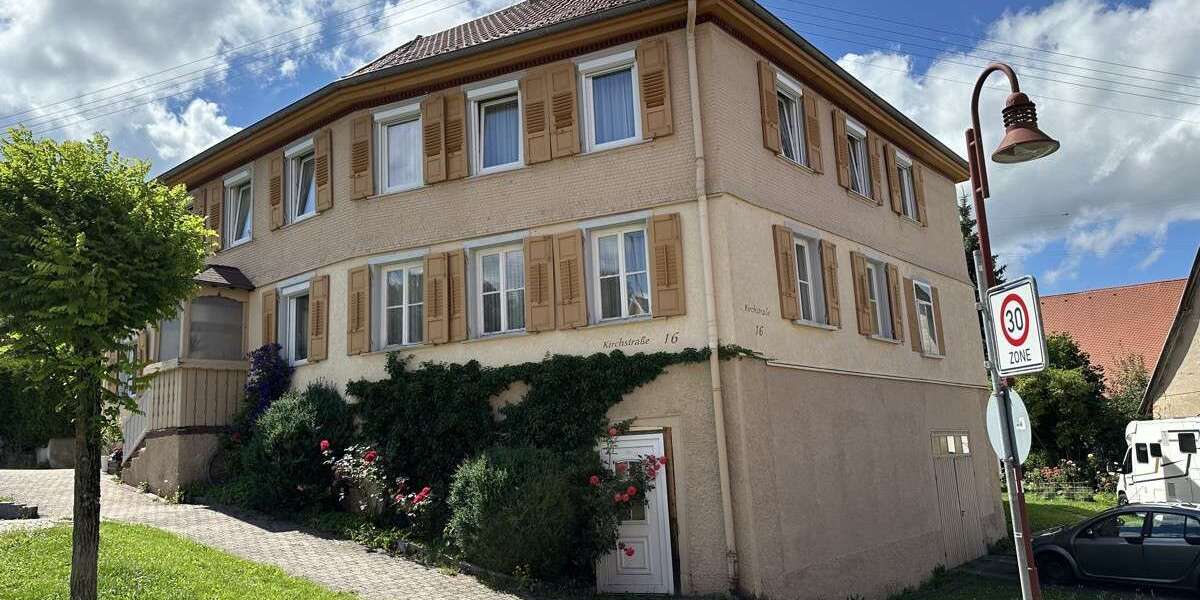 Einfamilienhaus Böttingen - 10 Zimmer, 230 m&sup2;, 310.000&euro; | Angebot:17750752