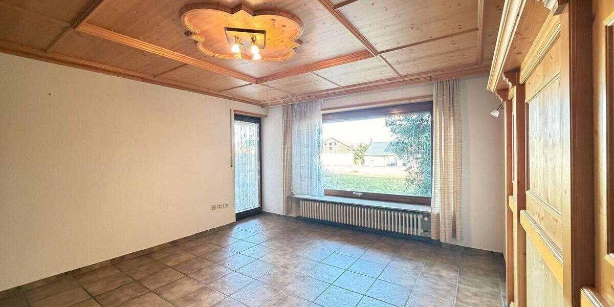 Einfamilienhaus Löffingen Dittishausen - 9 Zimmer, 213 m&sup2;, 435.000&euro; | Angebot:25683209