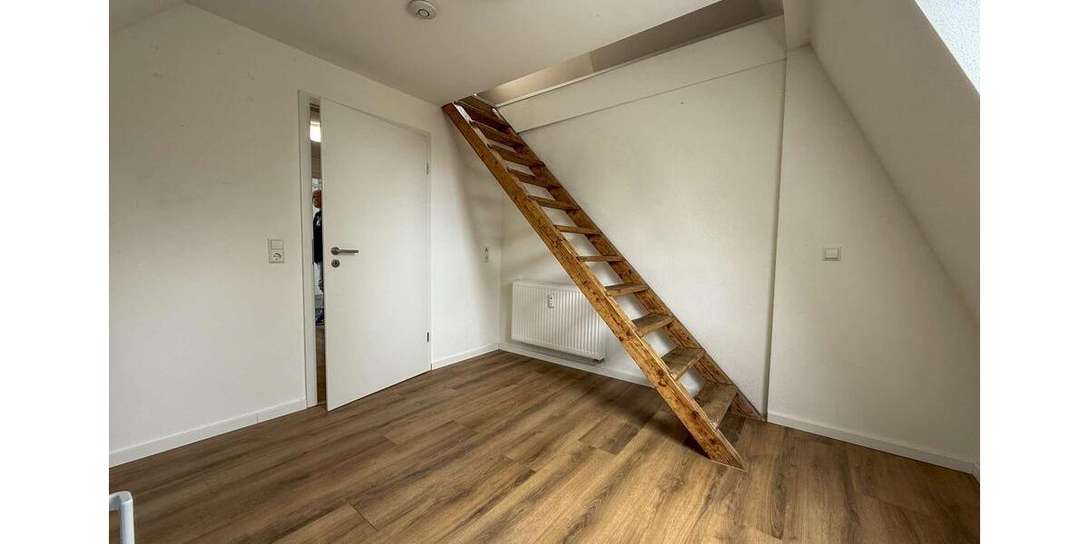 Dachgeschoßwohnung Villingen-Schwenningen Schwenningen - 3 Zimmer, 5 m&sup2;, 575&euro; | Angebot:25962215