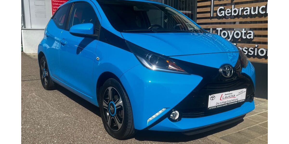 Toyota Aygo (X) 99.500 km 8.690 &euro; Villingen-Schwenningen 78056